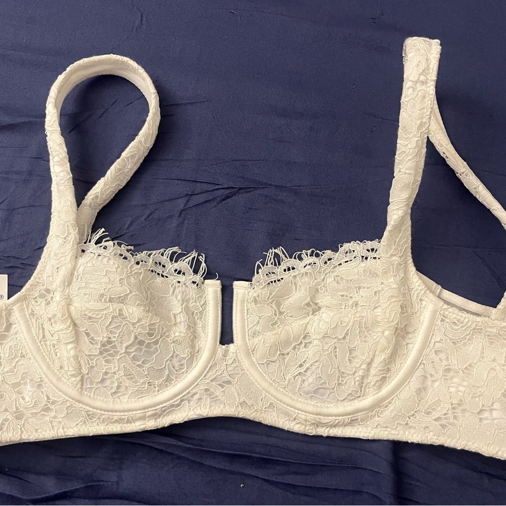 House of CB Lace Underwire Bra Top in White (comes with a free underwriter top!)